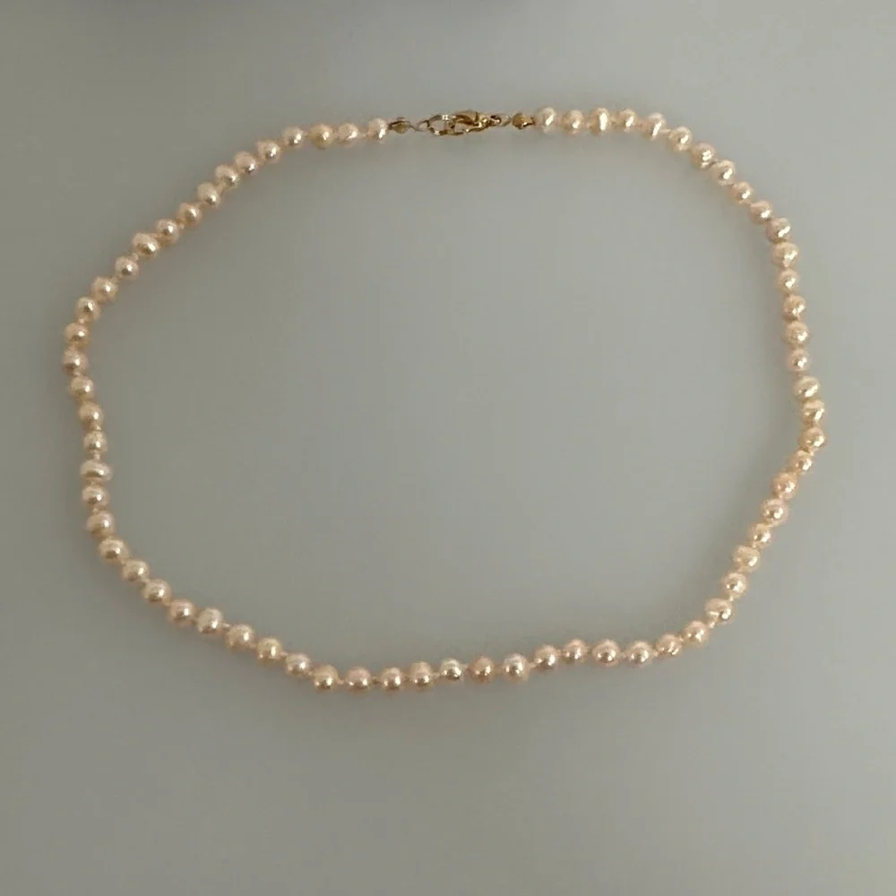 Elegant Cream Real Mother Pearl Necklace